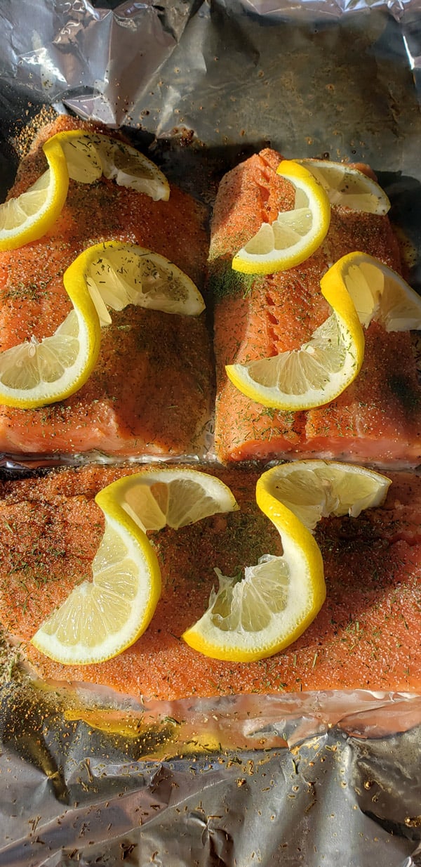 salmon-fillet-with-dill-and-lemon
